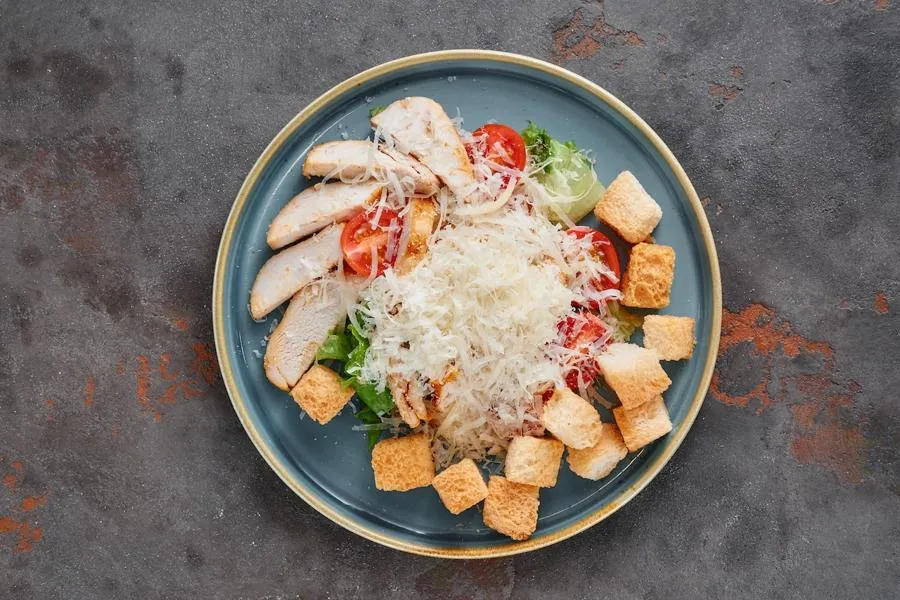 БЛ Салат цезарь с курицей
