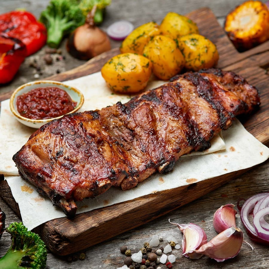 Ребра с молодым картофелем