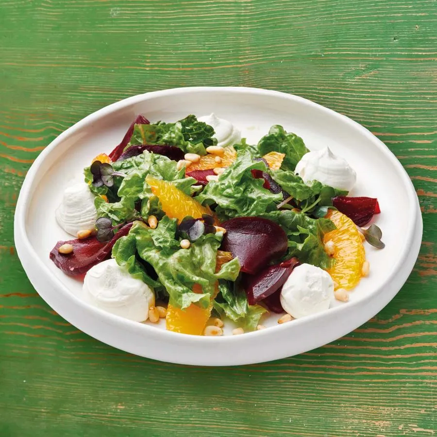 Салат с апельсинами и печеной свёклой