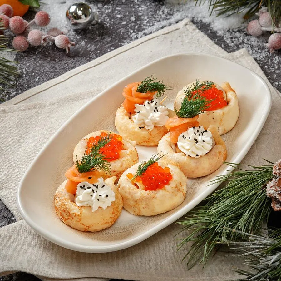 Блины с семгой и красной икрой