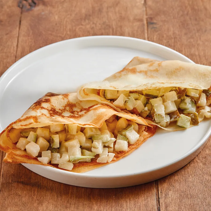 Блины с грушей и воздушным кремом