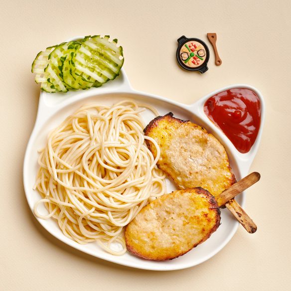 Котлетка Эскимо со спагетти и кетчупом